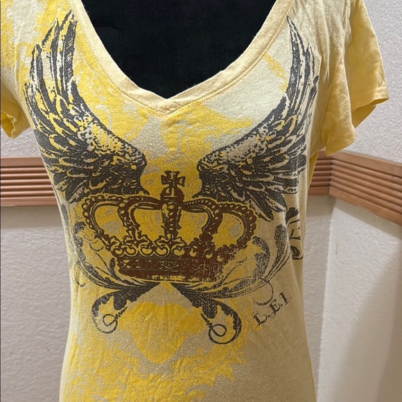 Vintage Yellow Lei Graphic V-Neck Women Top Size 11/13 - Picture 2 of 8